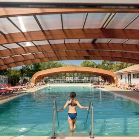 Camping Les Embruns Lege Cap Ferret 6 Personnes Climatisees *